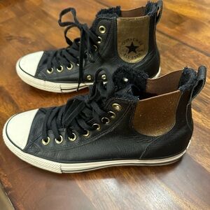 Converse, Women’s 8.5, Fur lined, winter sneaker, high top